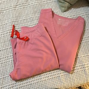 XS Livingston Figs Bottoms, S 2 pocket scrub top. Pink.